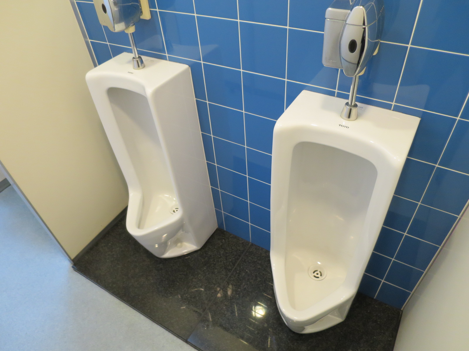男性用トイレ