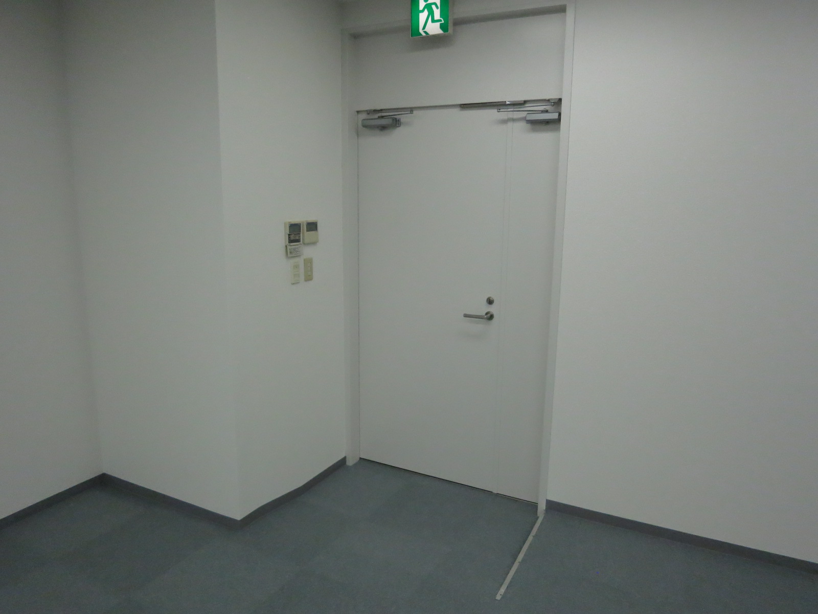 貸室出入口