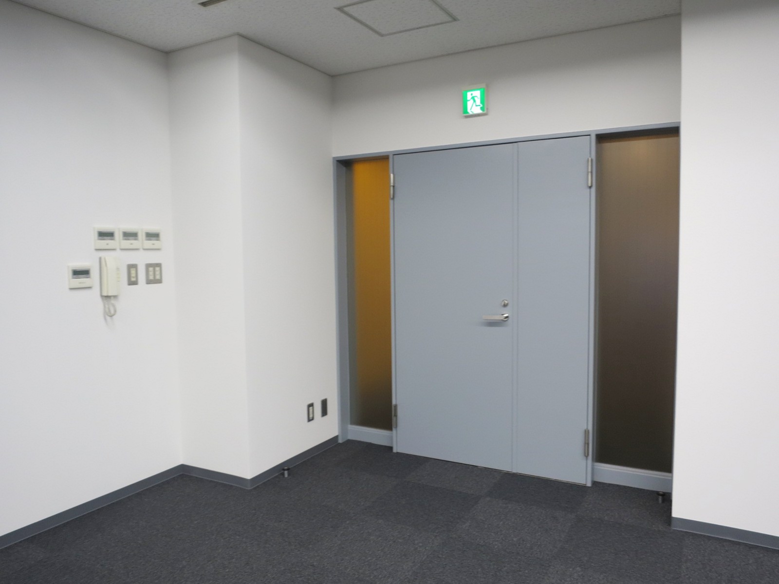 貸室出入口