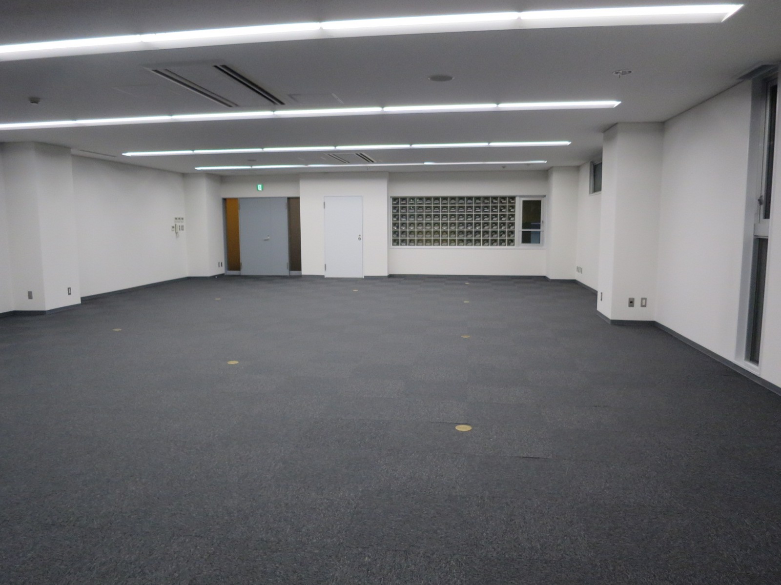 オフィス室内参考画像