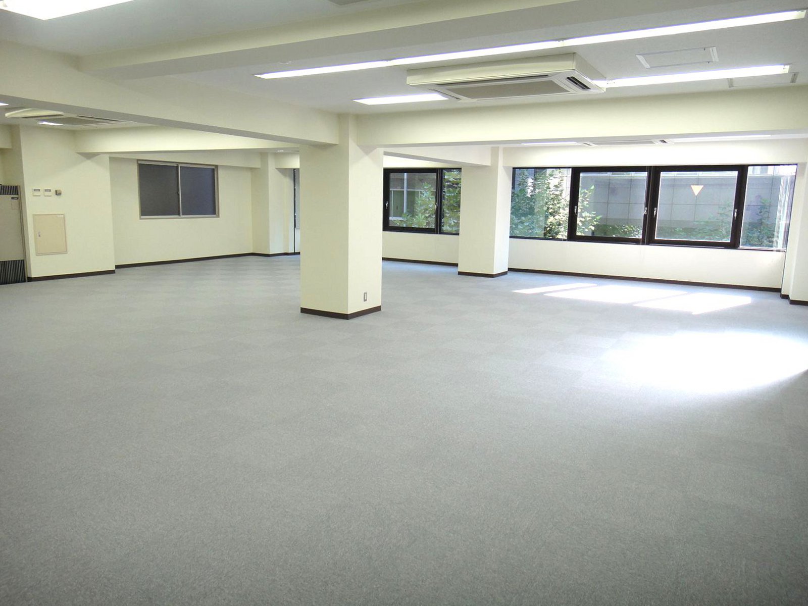 オフィス室内参考画像