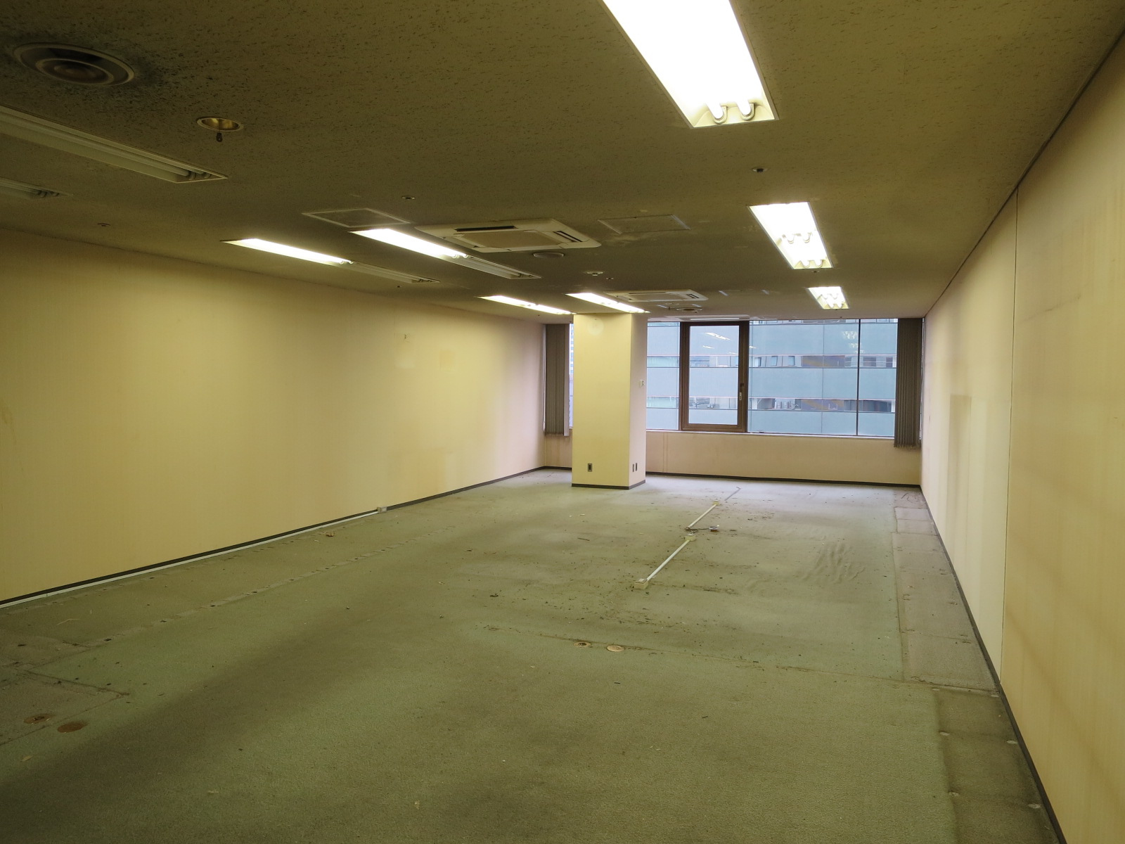 オフィス室内参考画像(※9階)