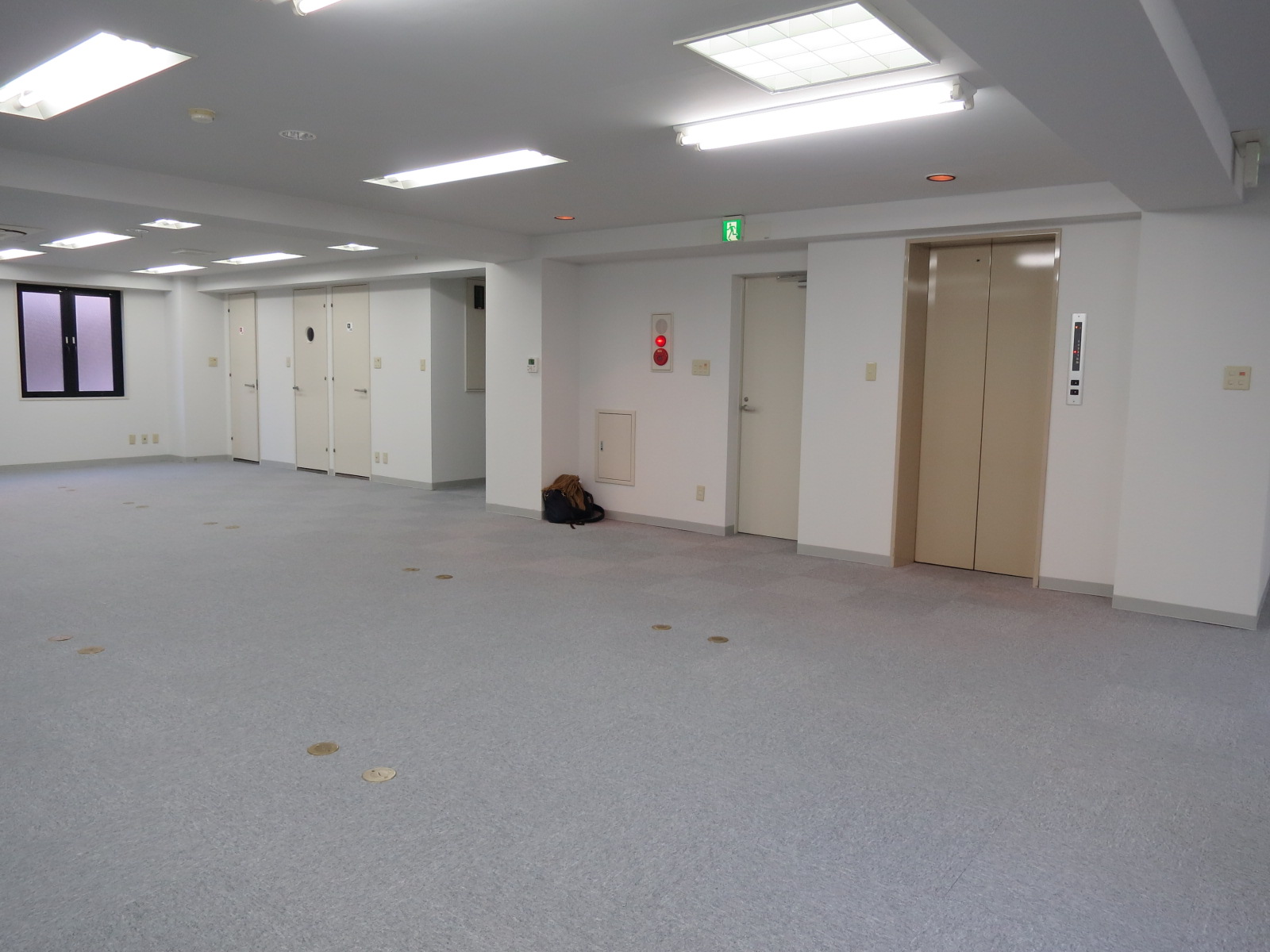 貸室出入口