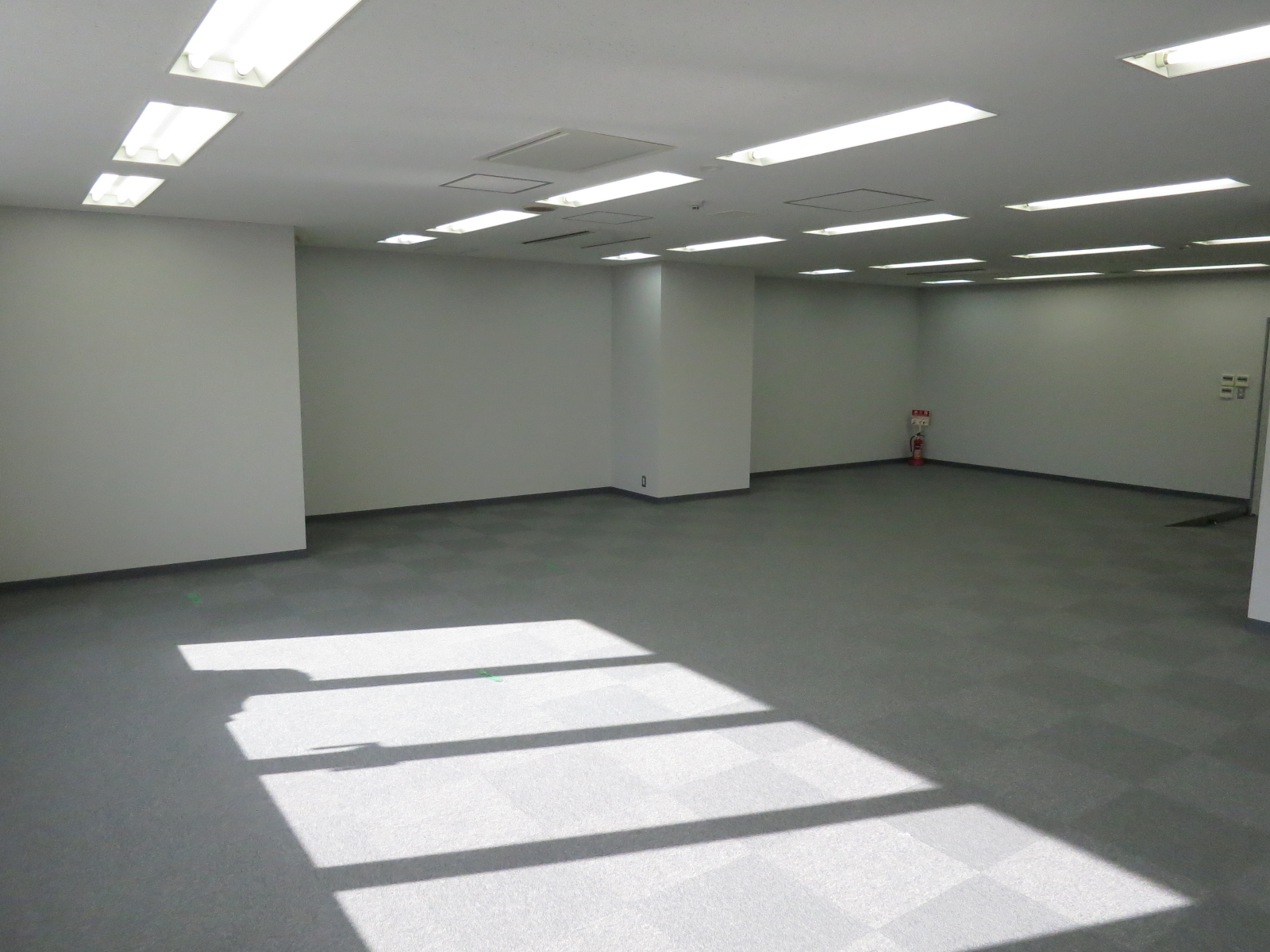 明るいオフィス
