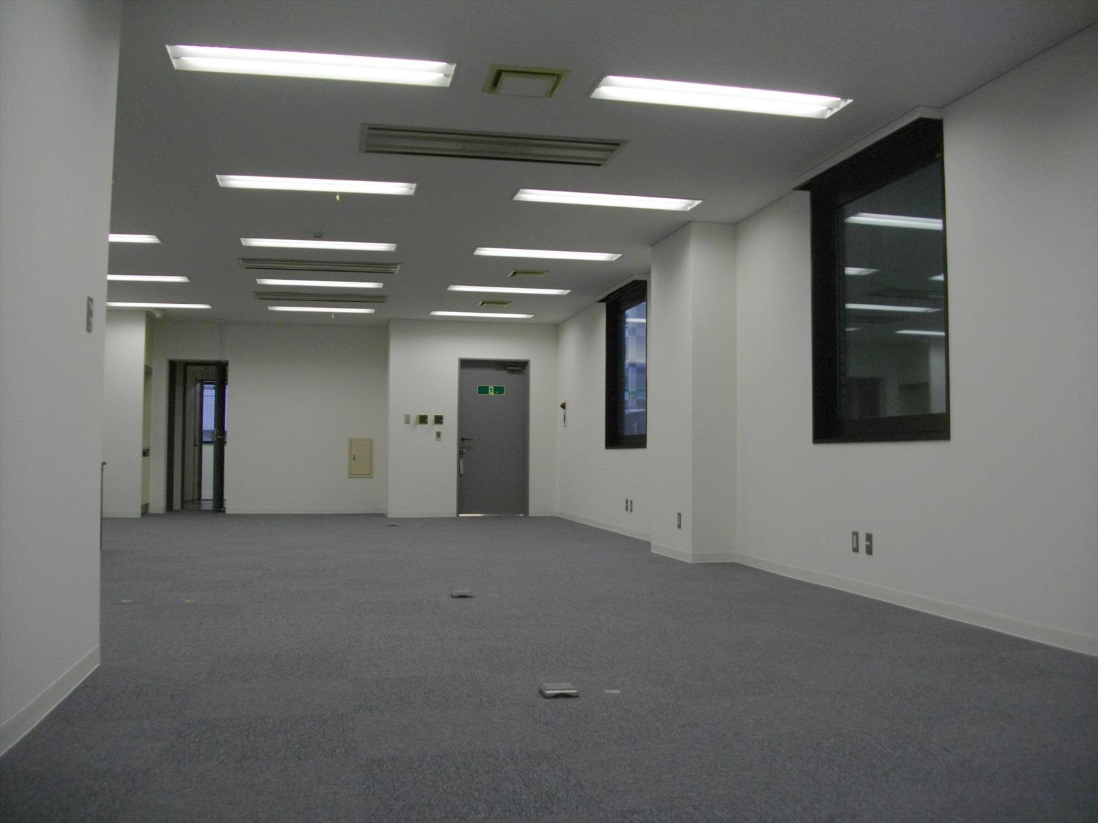 オフィス室内参考画像