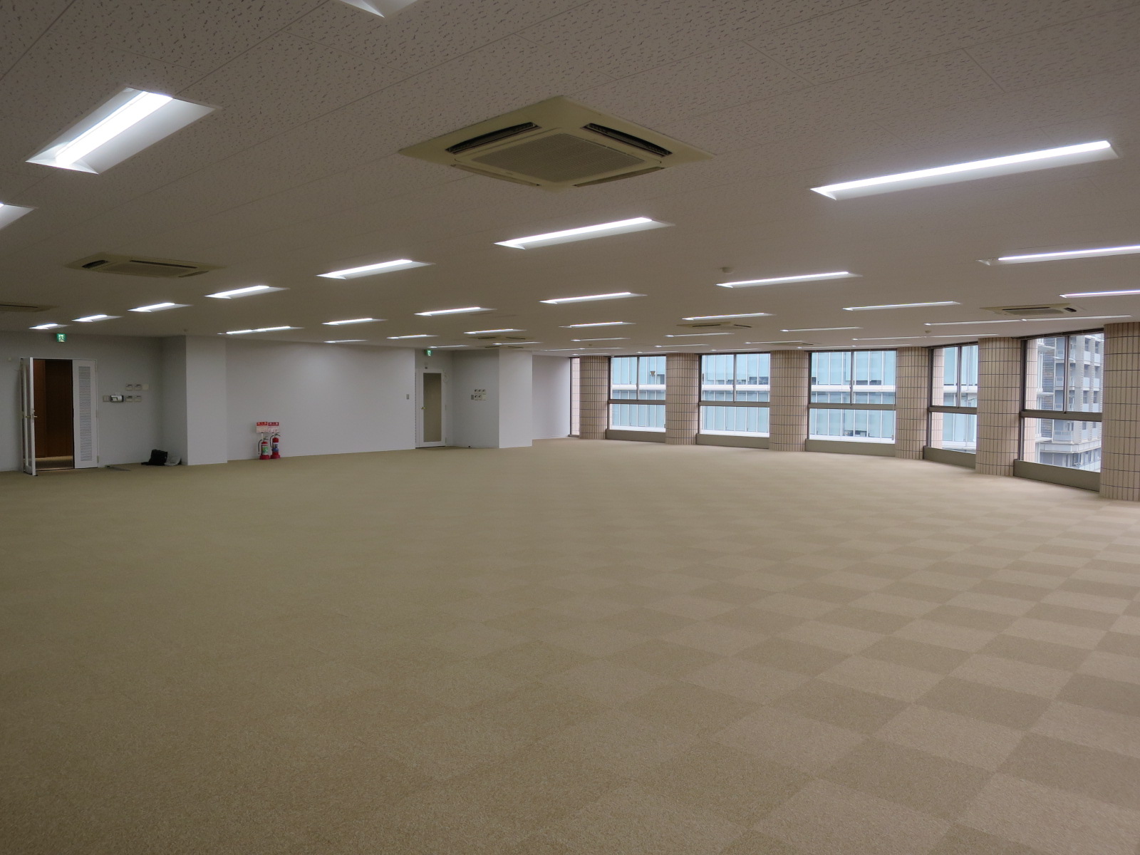 オフィス室内参考画像(※9階)