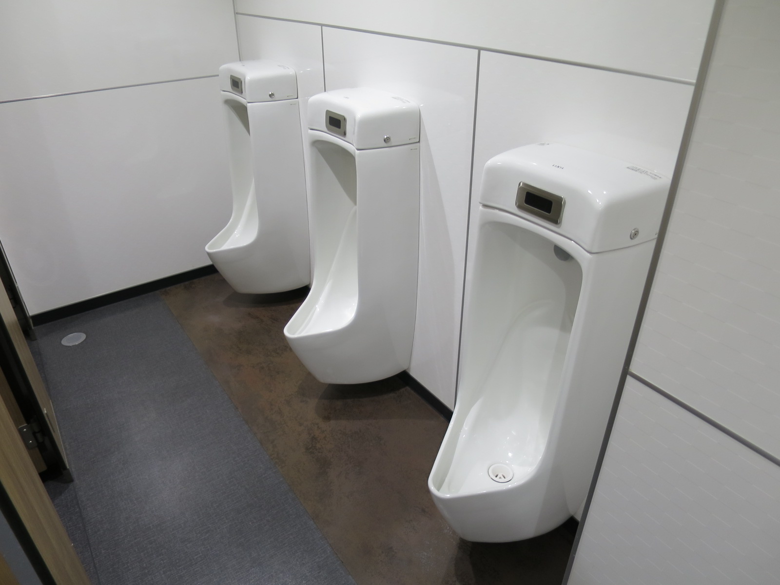 男性用トイレ