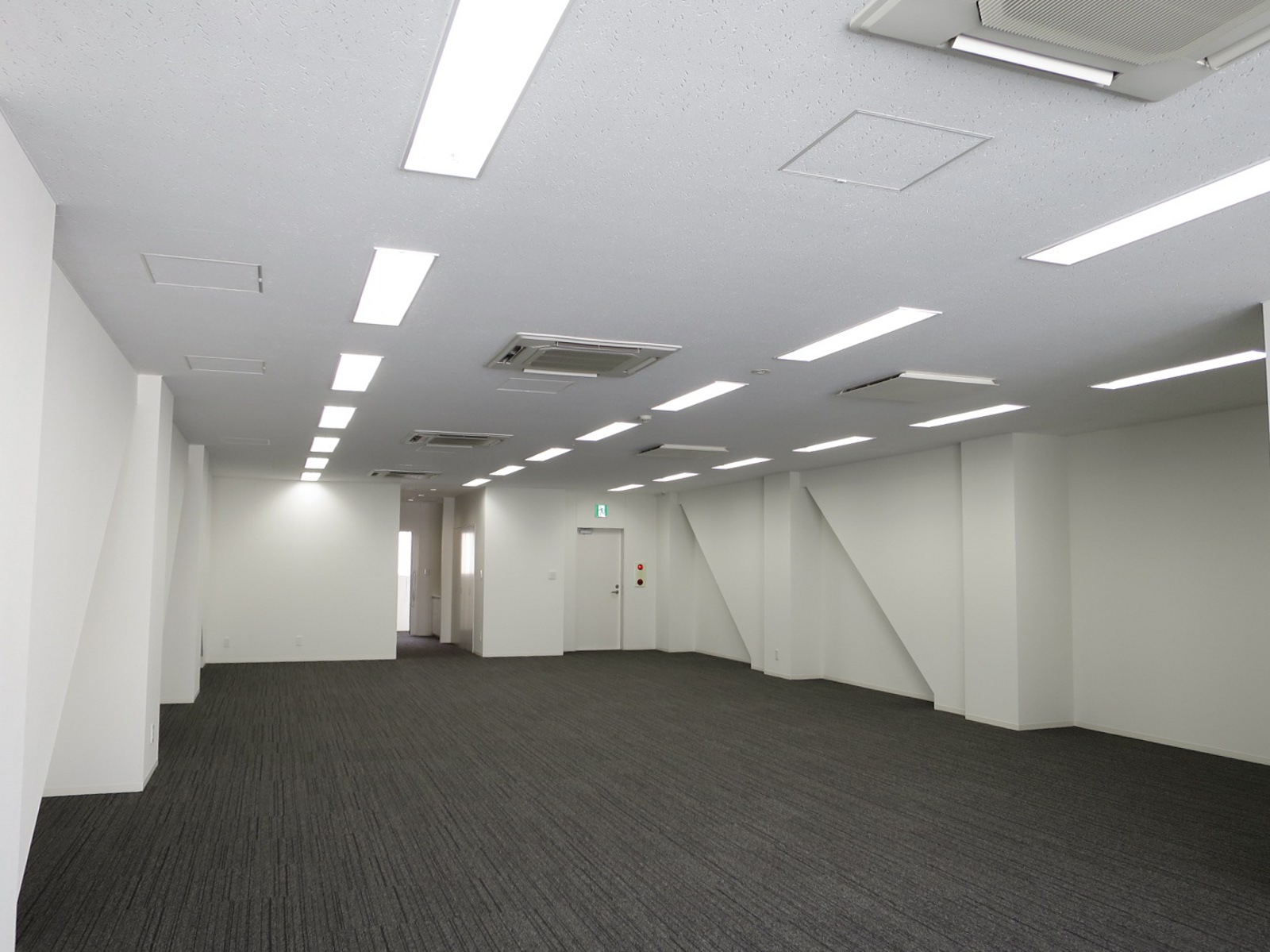 オフィス室内参考画像