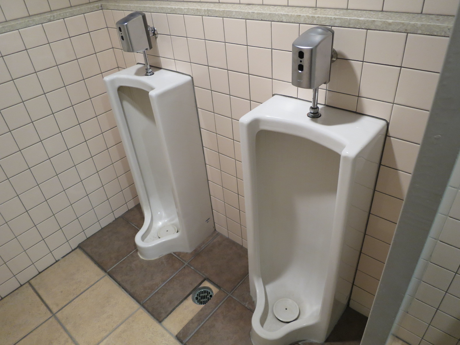 男性用トイレ
