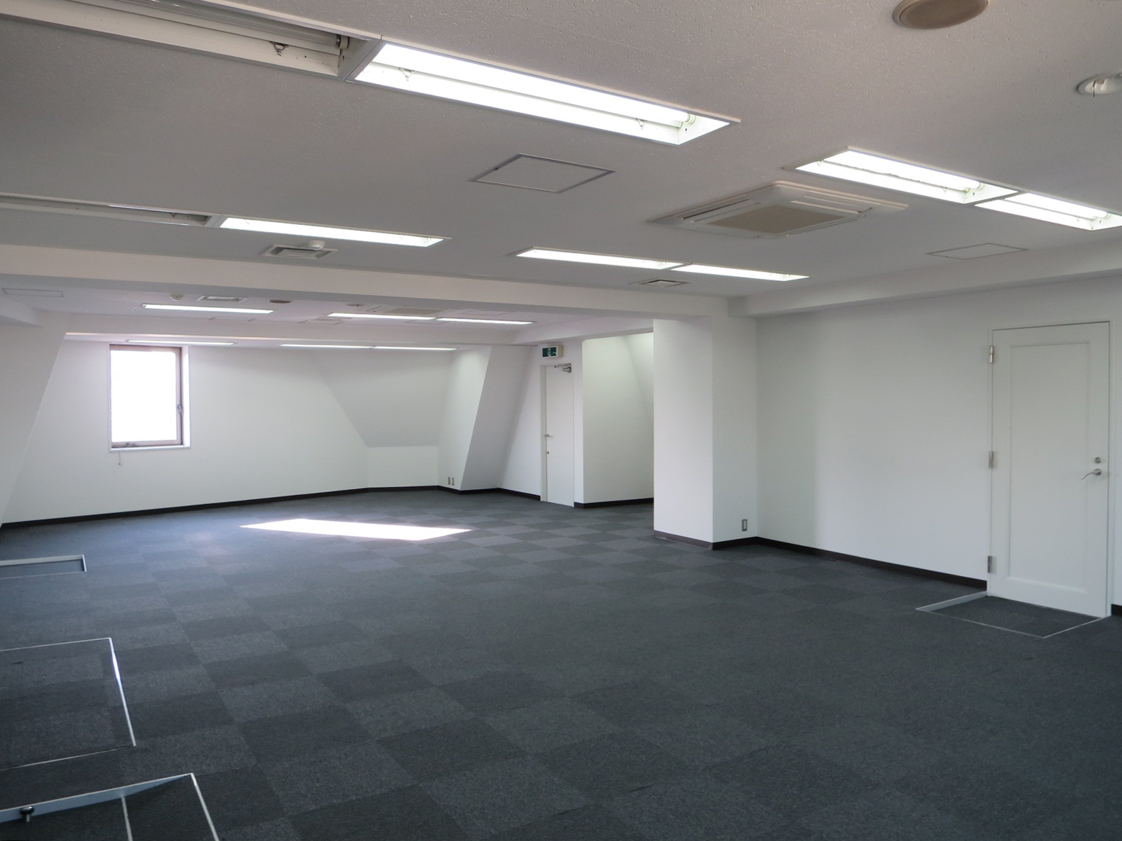 オフィス室内参考画像（11階・39坪）