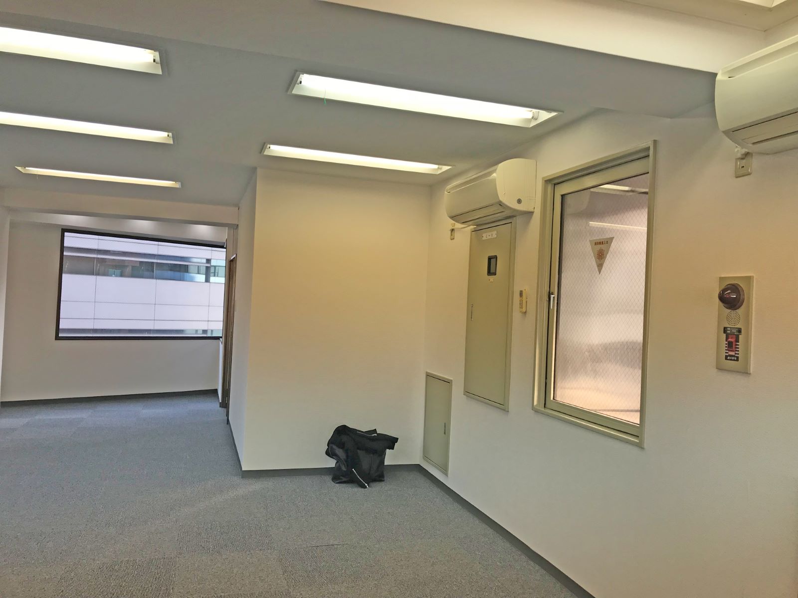 別角度からの様子