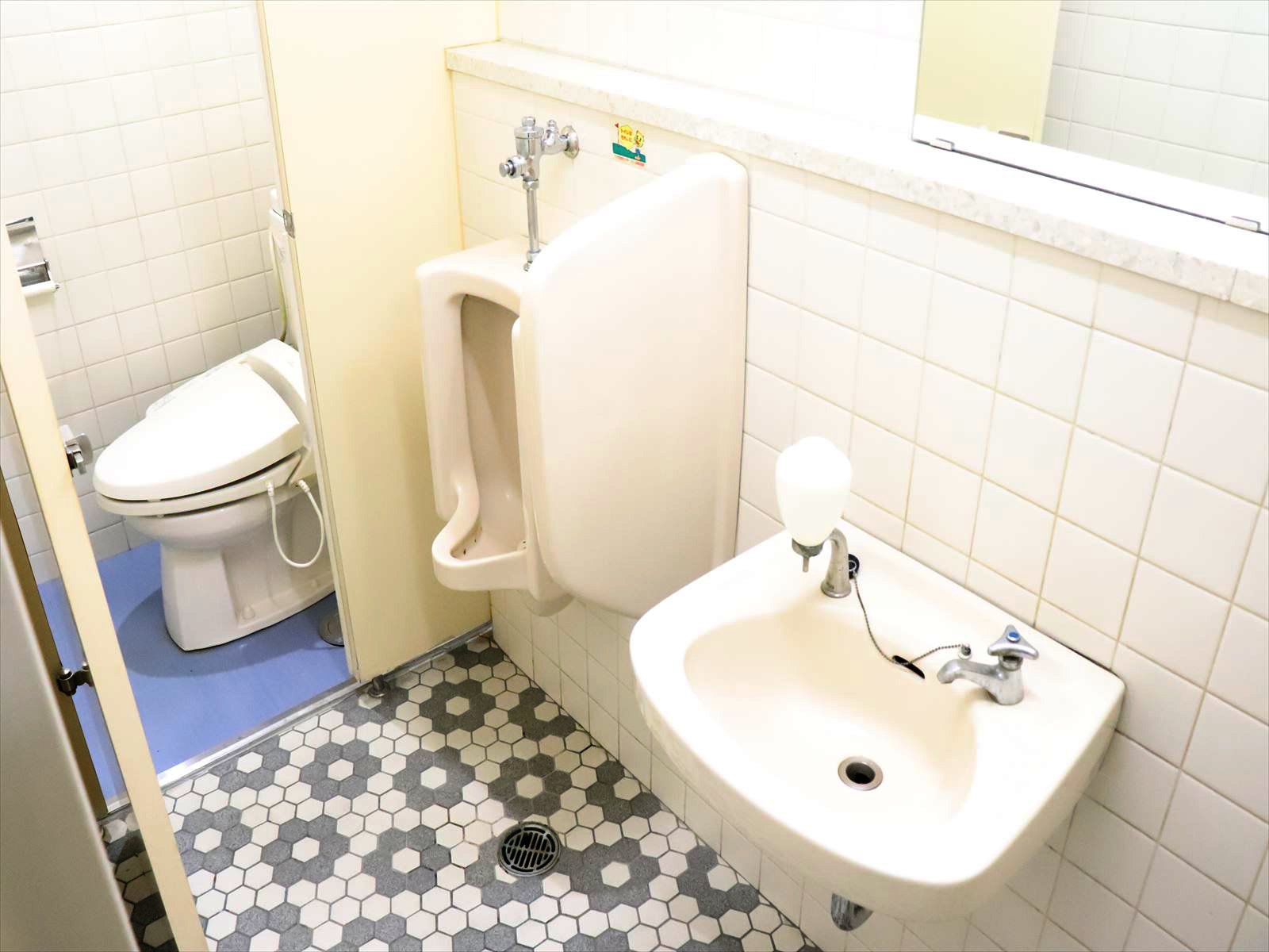 男性用トイレ