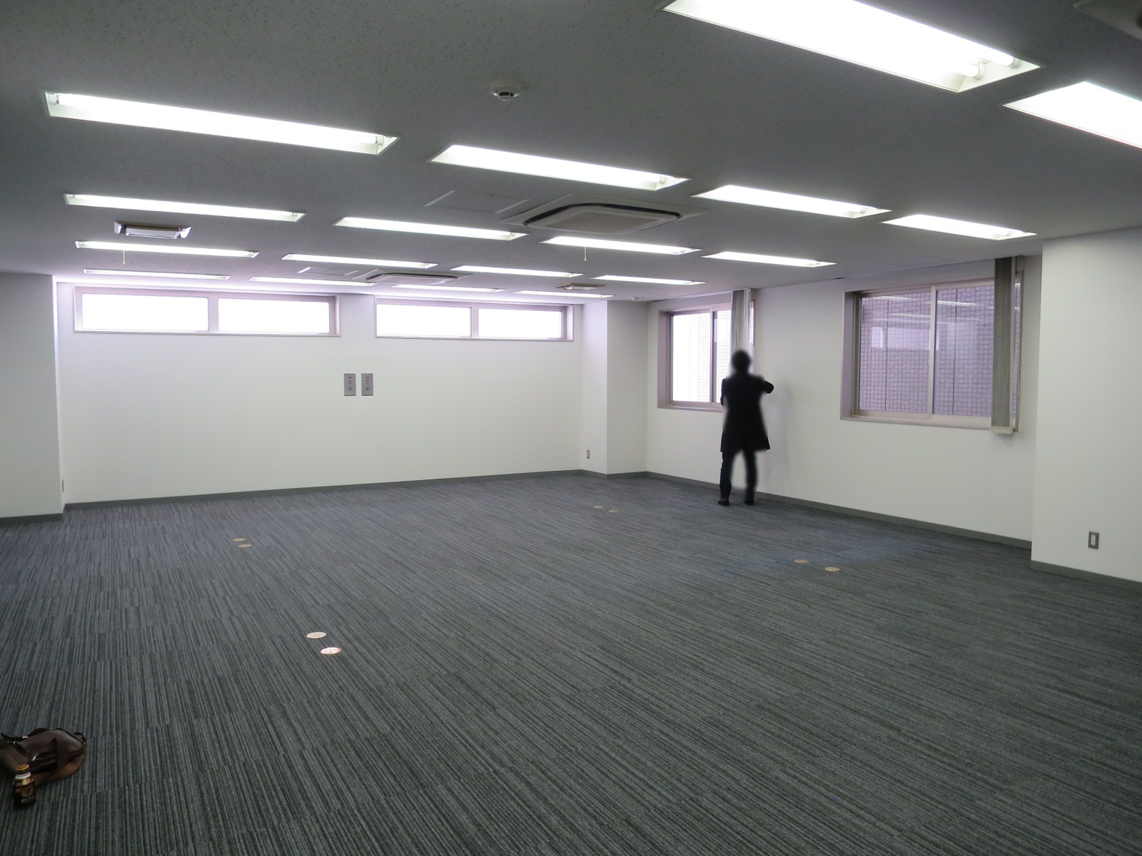 オフィス室内参考画像