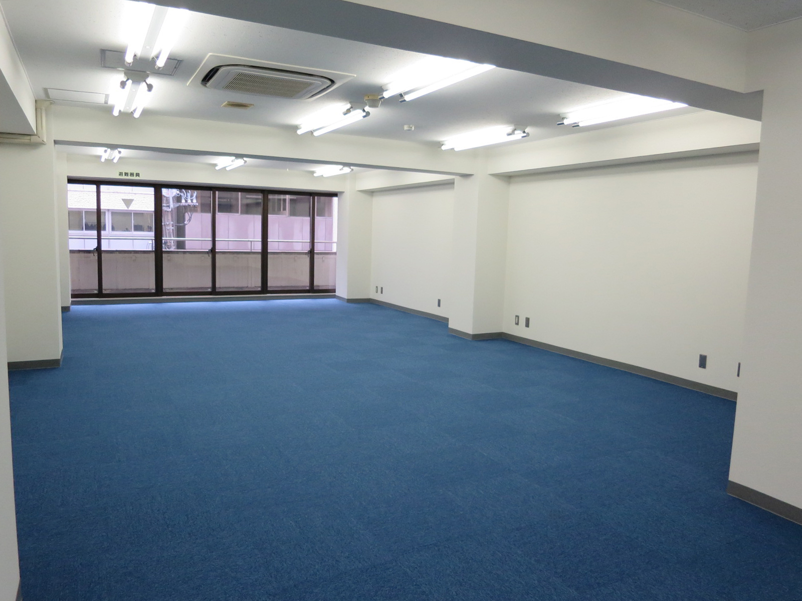 オフィス室内参考画像（※4階）