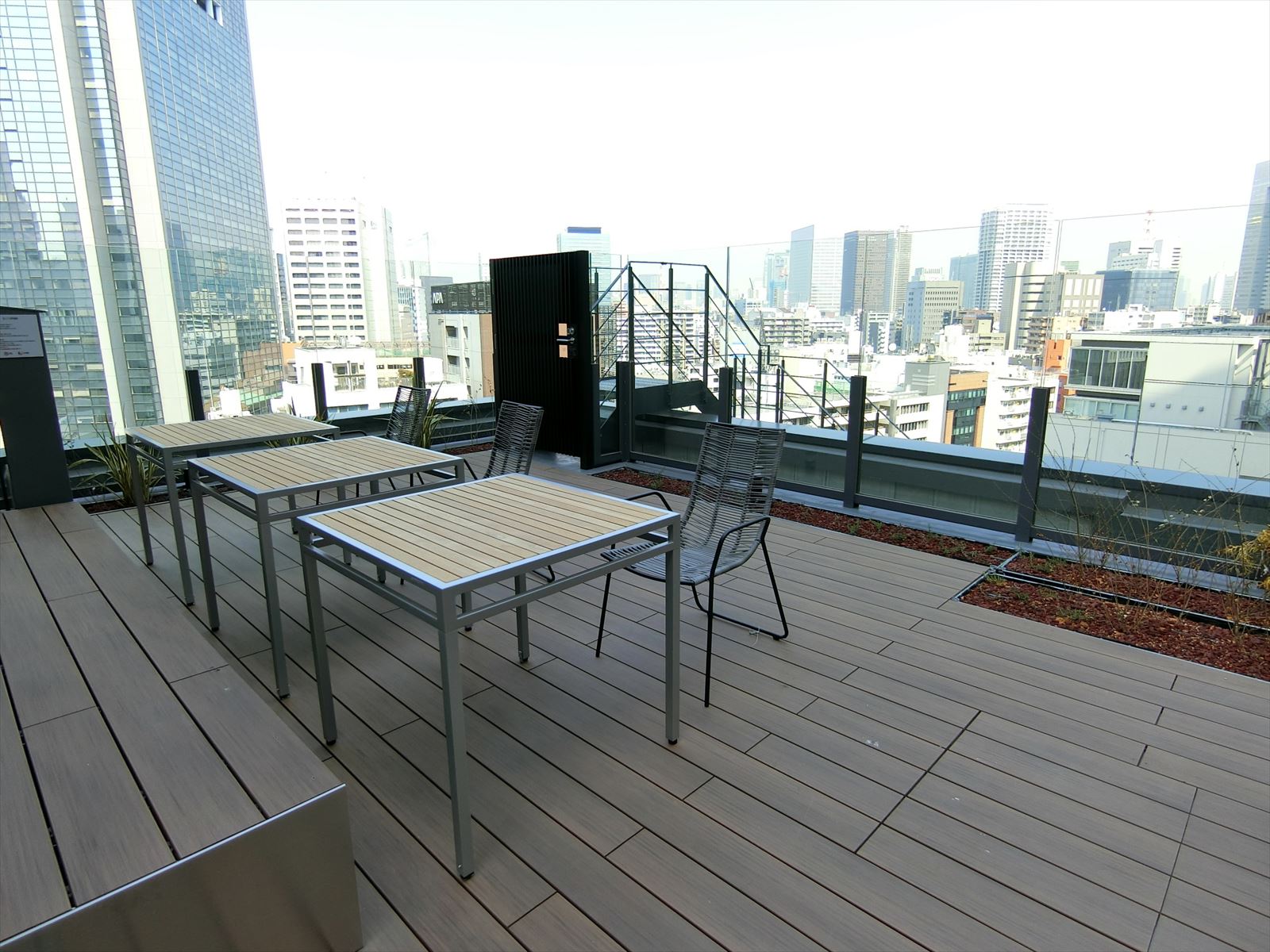屋上のリフレッシュスペース
