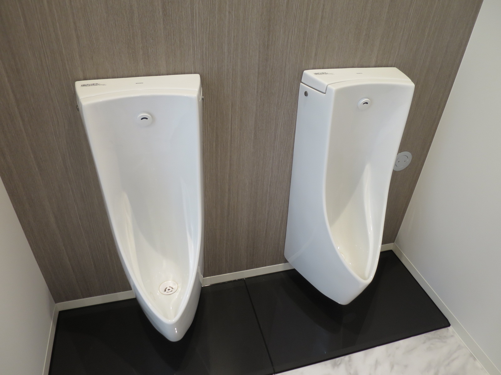 男性用トイレ