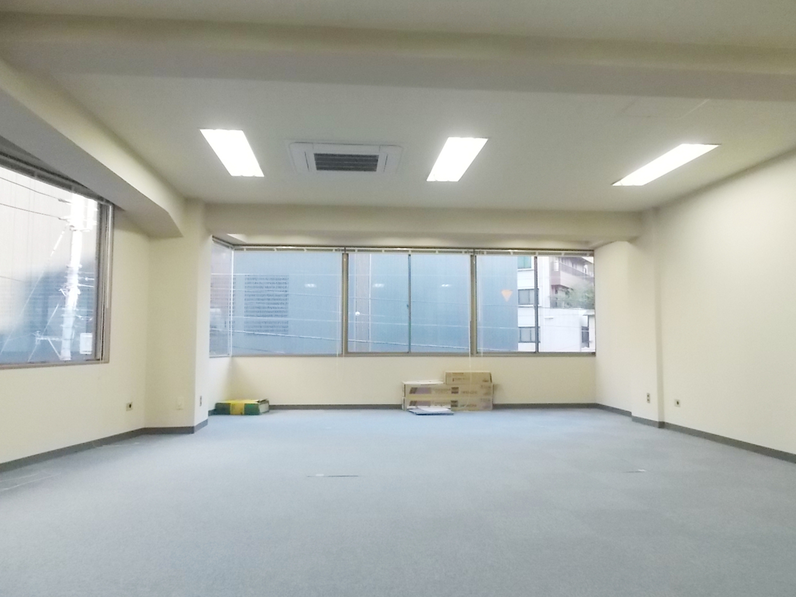 オフィス室内参考画像
