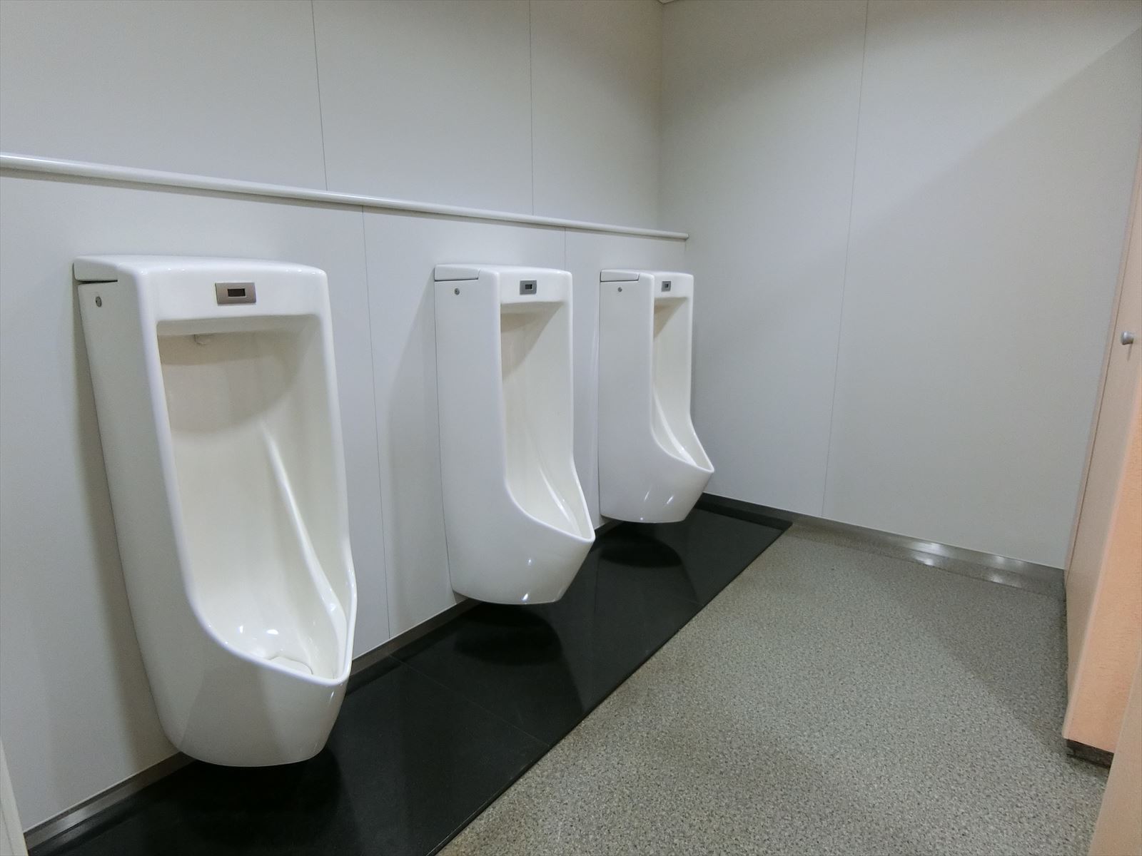 男性用トイレ