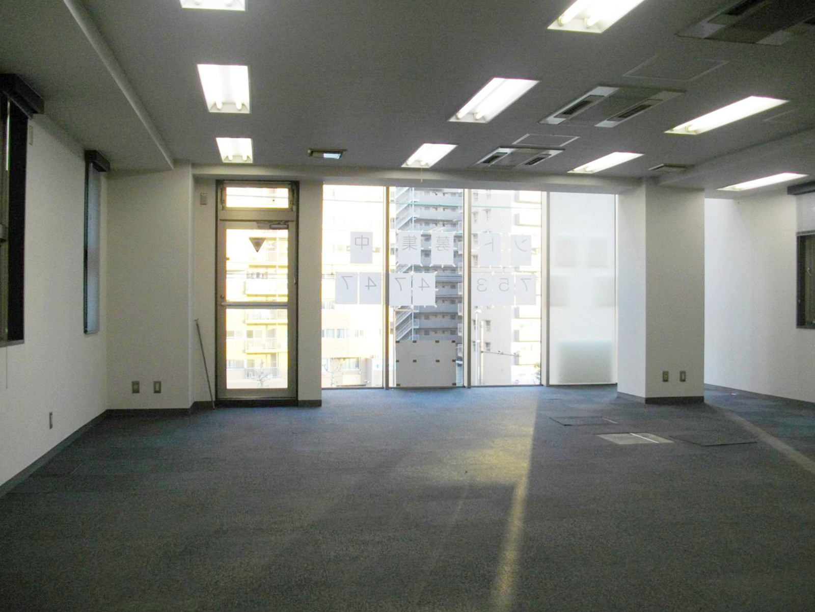 オフィス室内参考画像