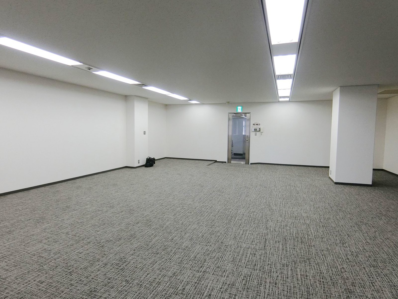 オフィス室内参考画像