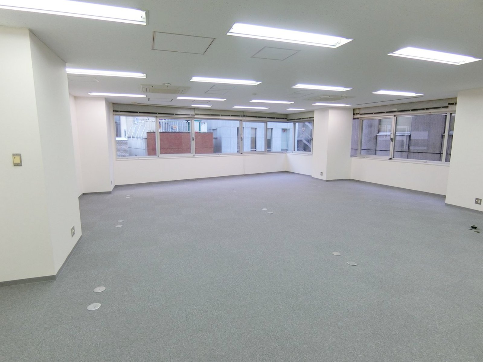 オフィス室内参考画像