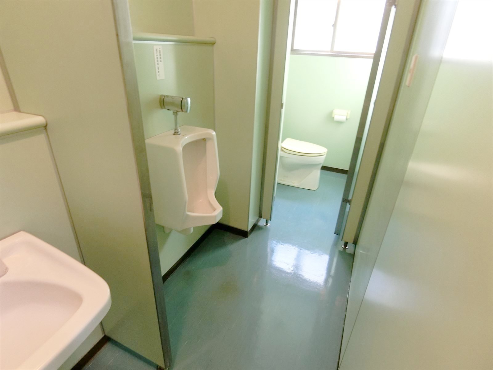 男性用トイレ