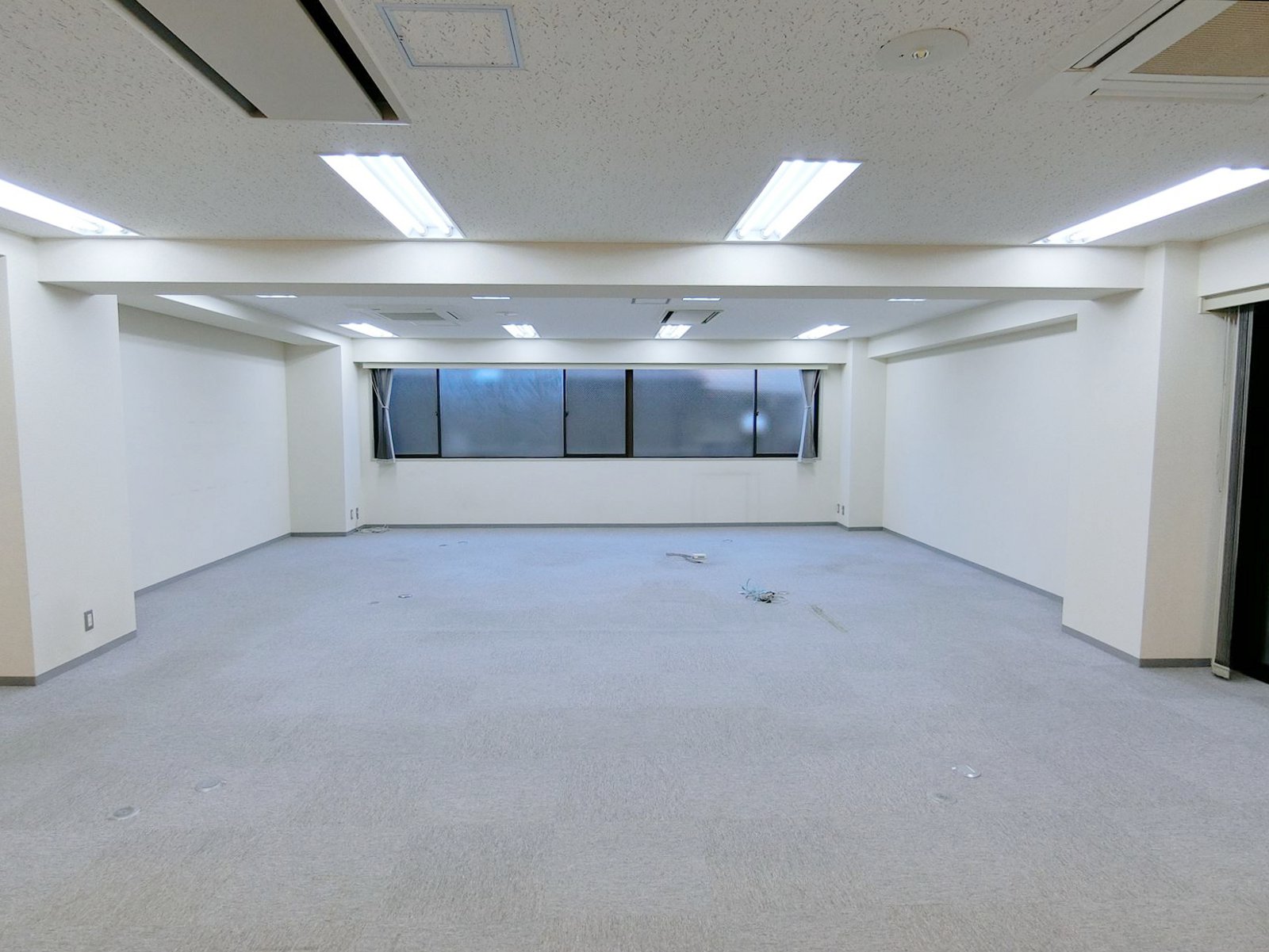 別角度からの様子