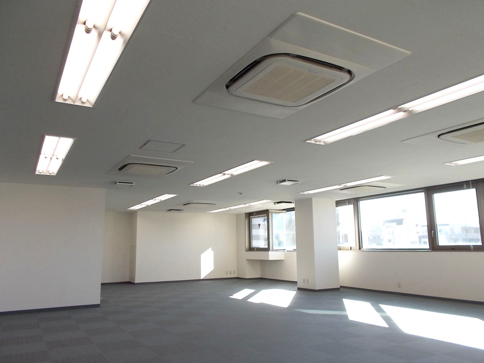 オフィス室内参考画像