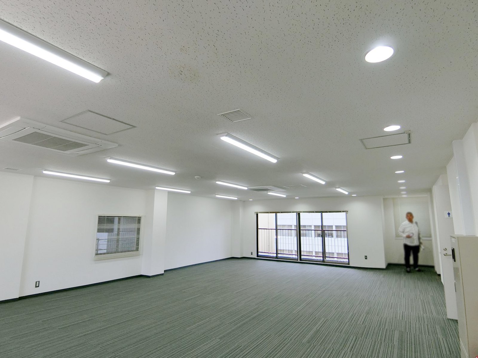 オフィス室内参考画像