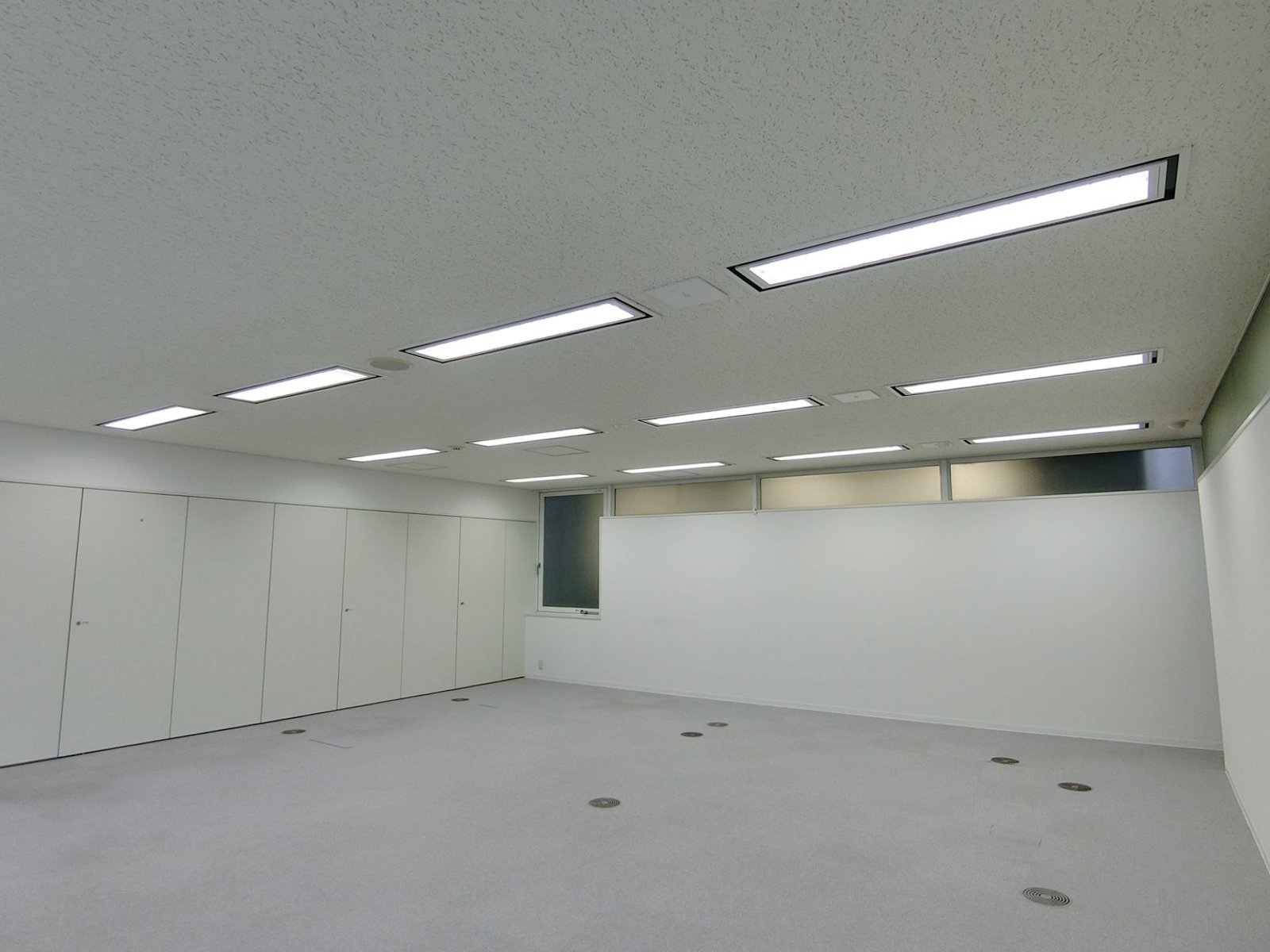 オフィス室内参考画像