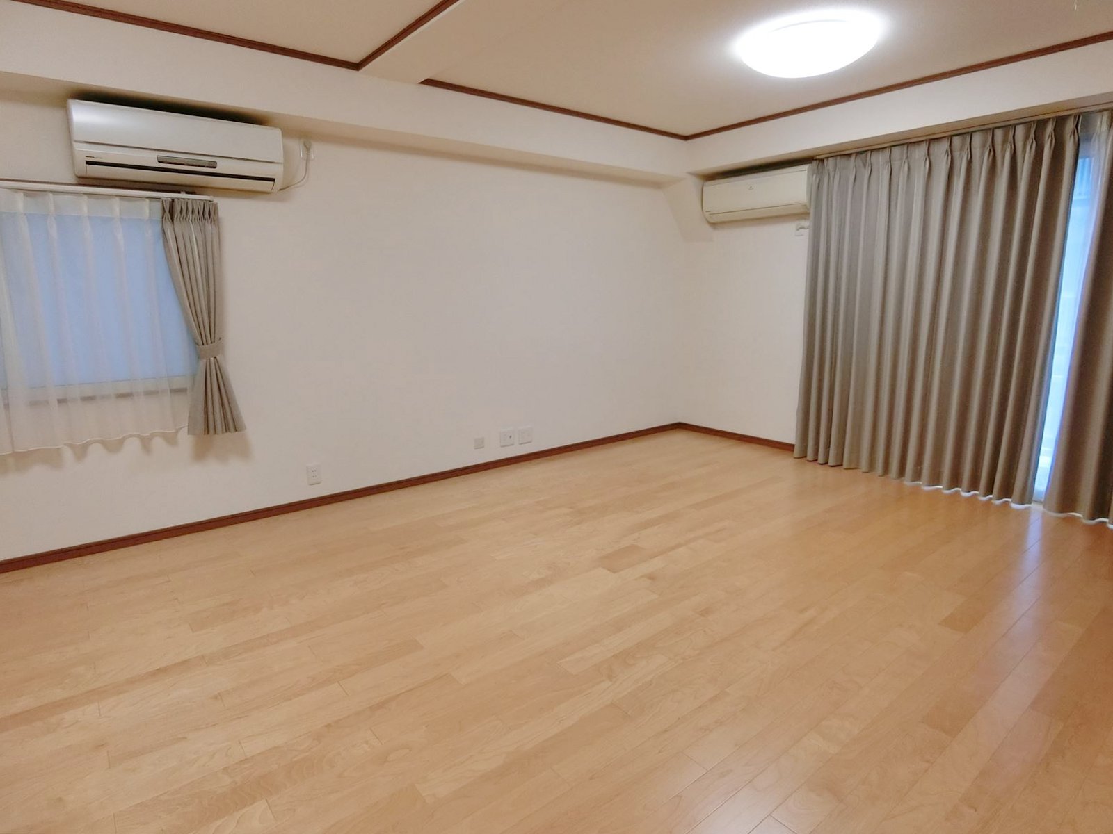 オフィス室内参考画像