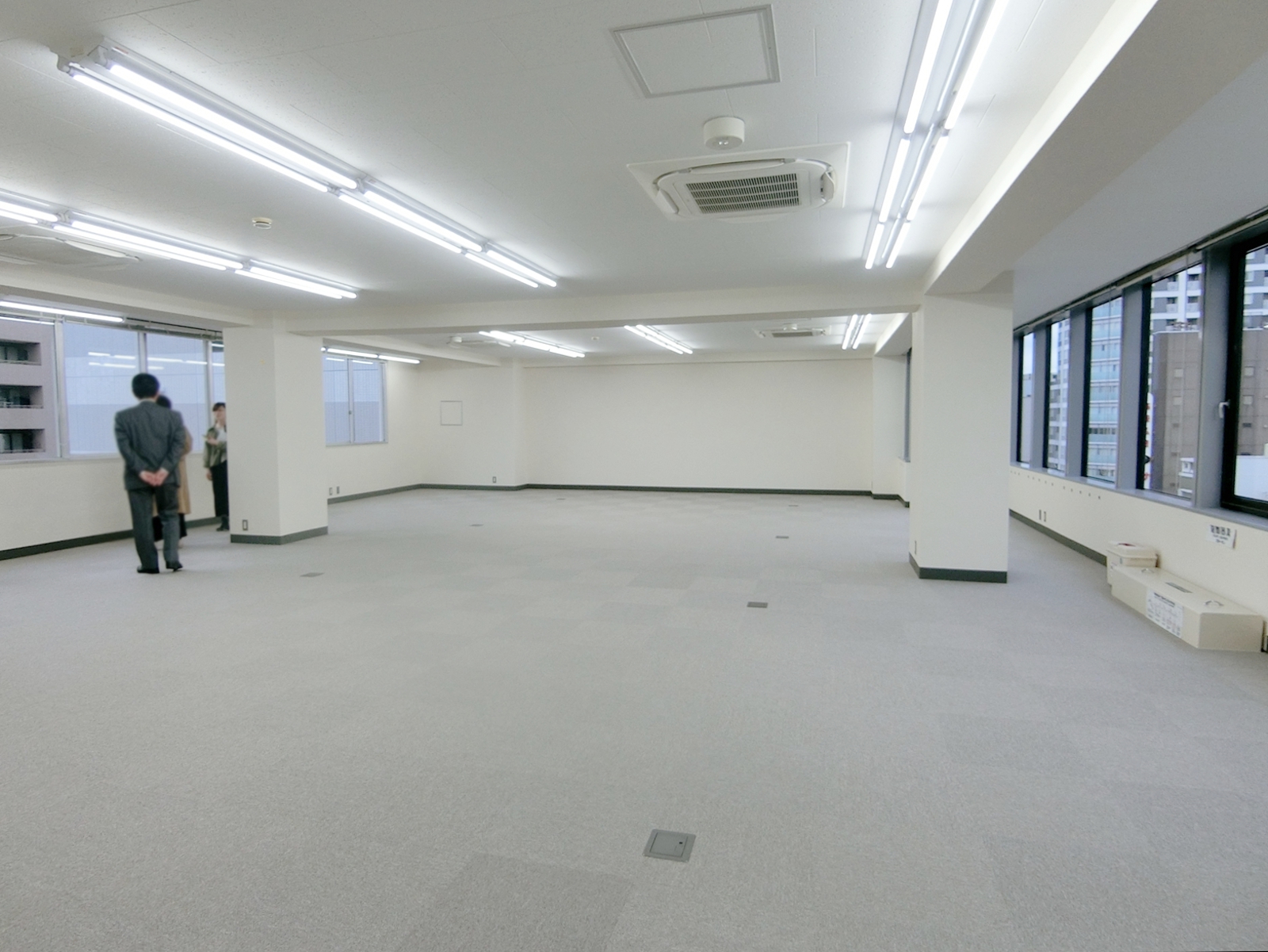 オフィス室内参考画像