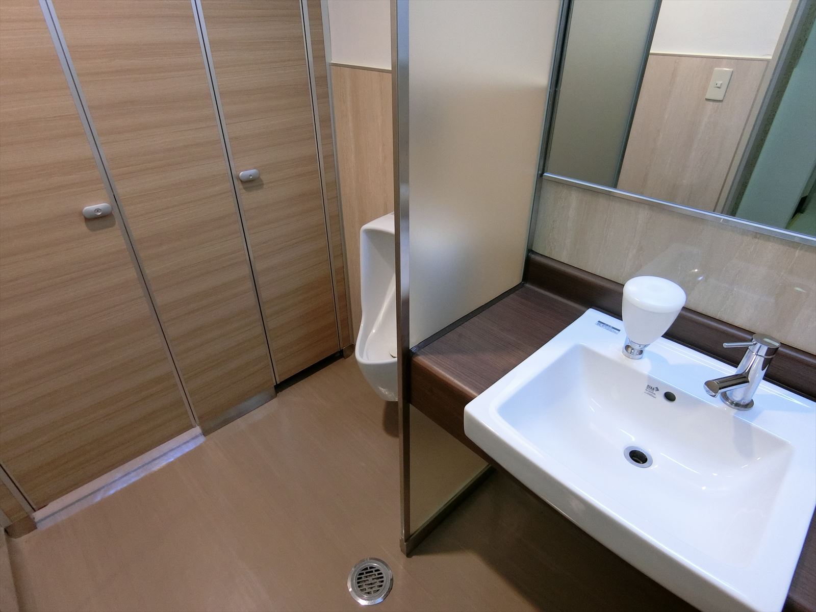 男性用トイレ