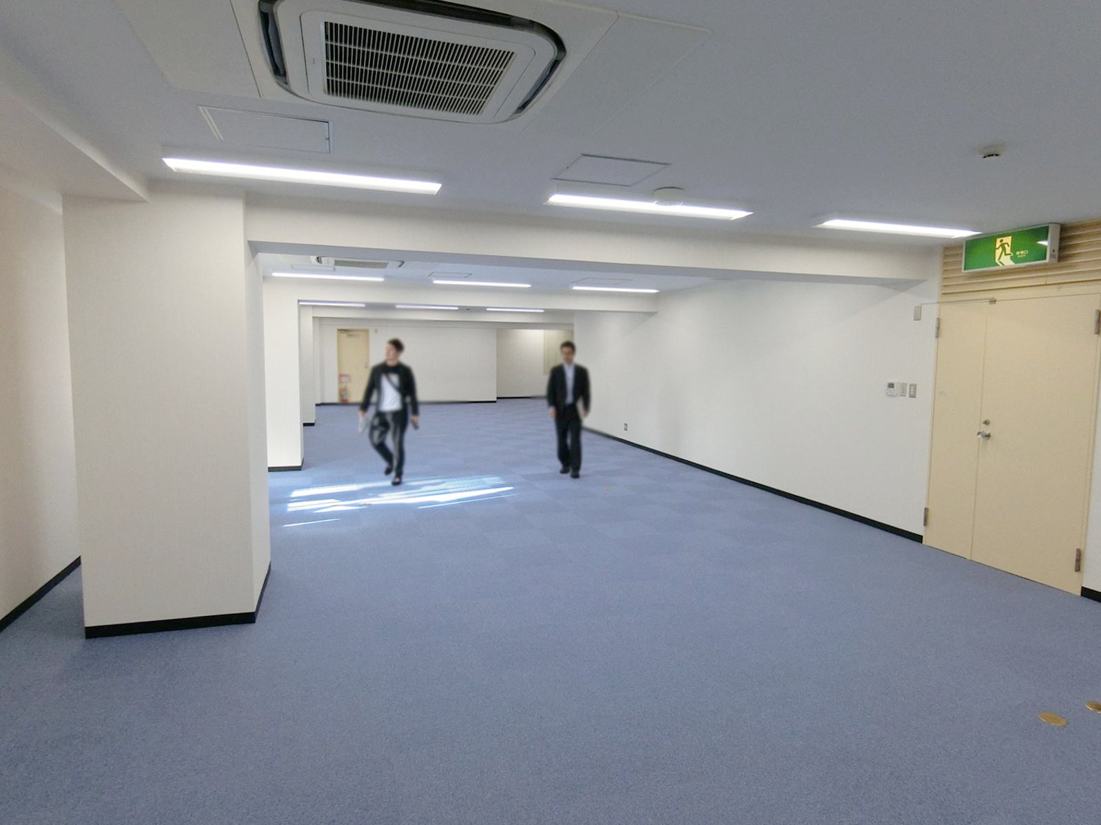 オフィス室内参考画像