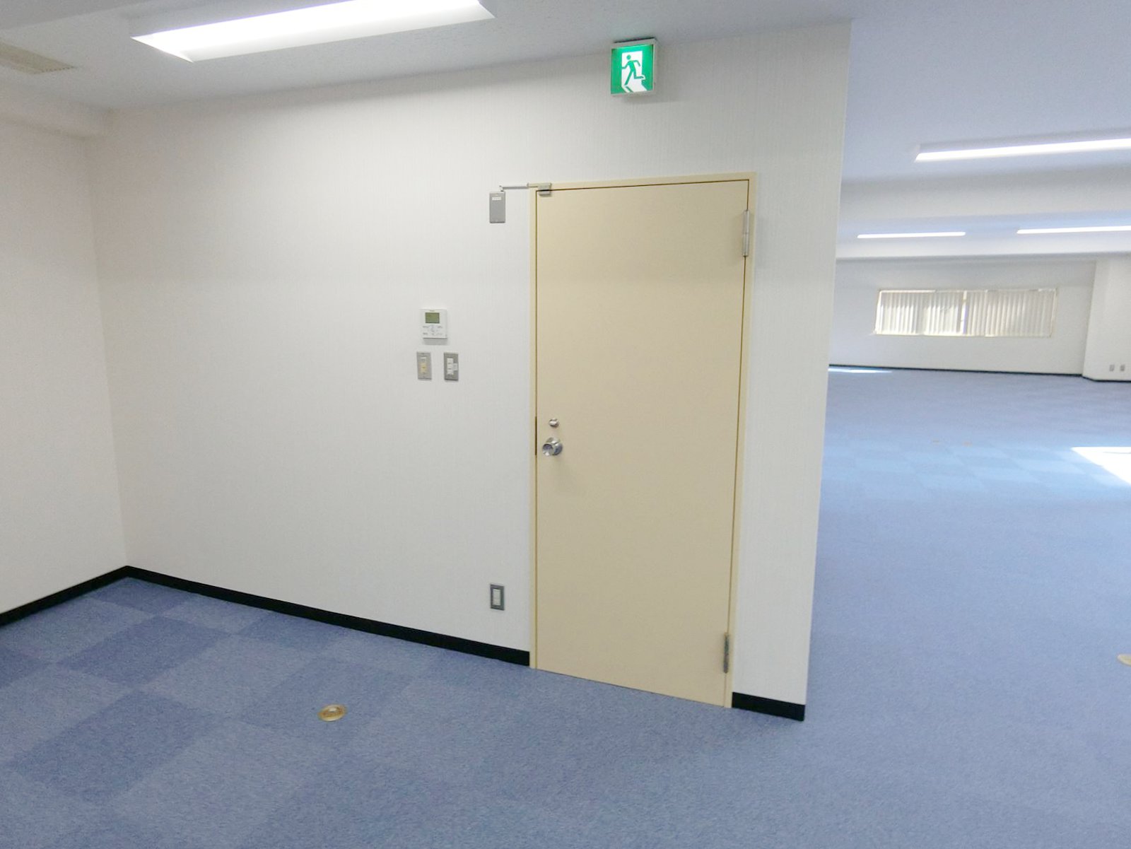 貸室出入口