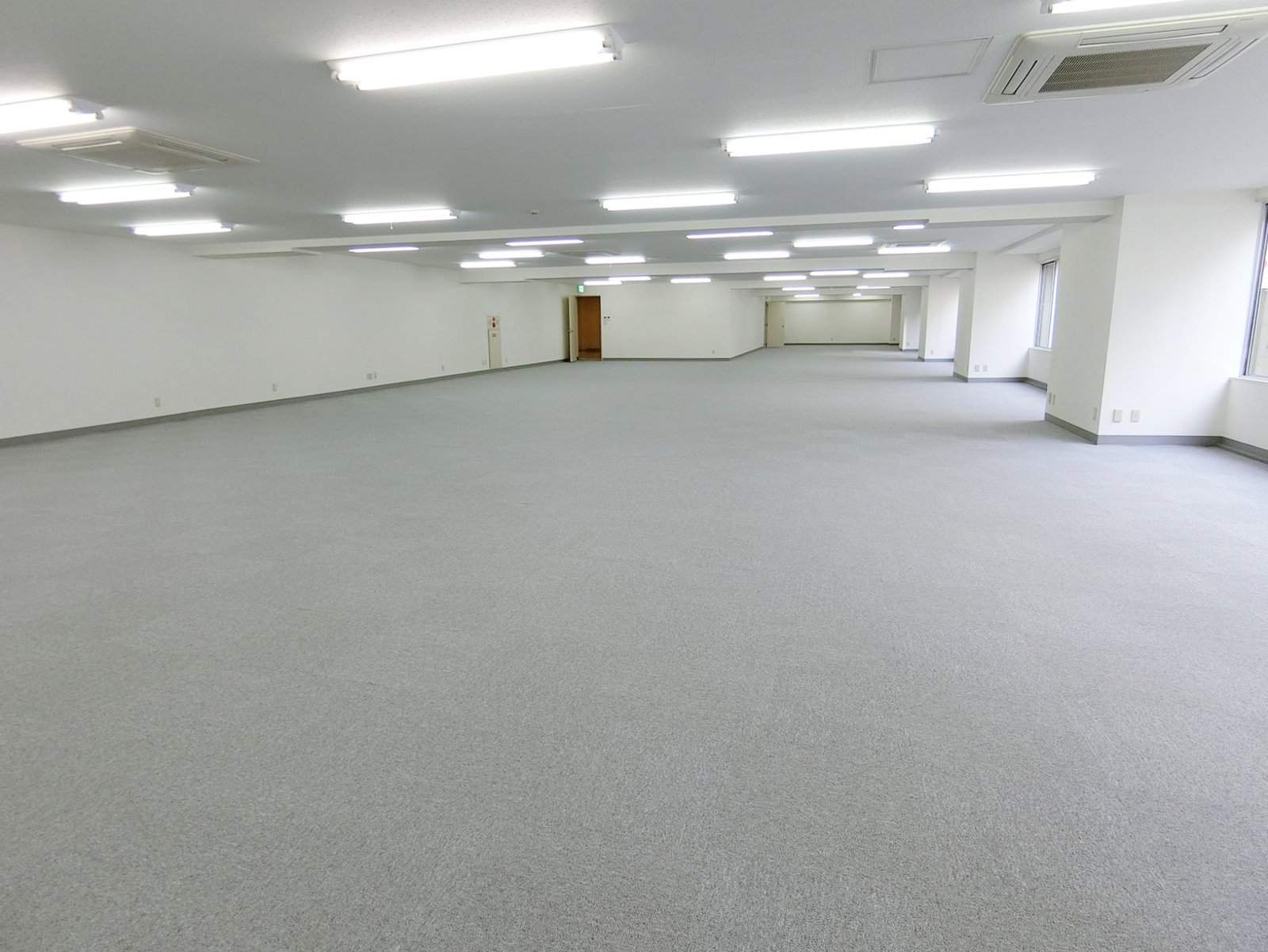 オフィス室内参考画像