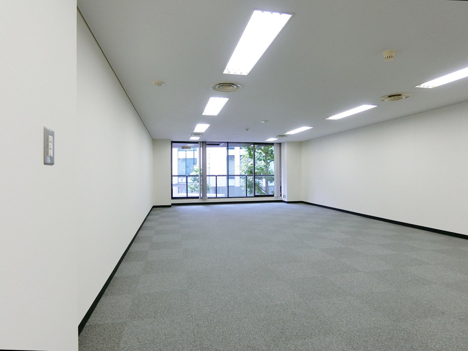 オフィス室内参考画像