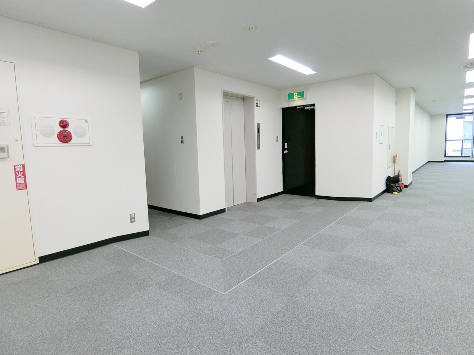 貸室出入口付近