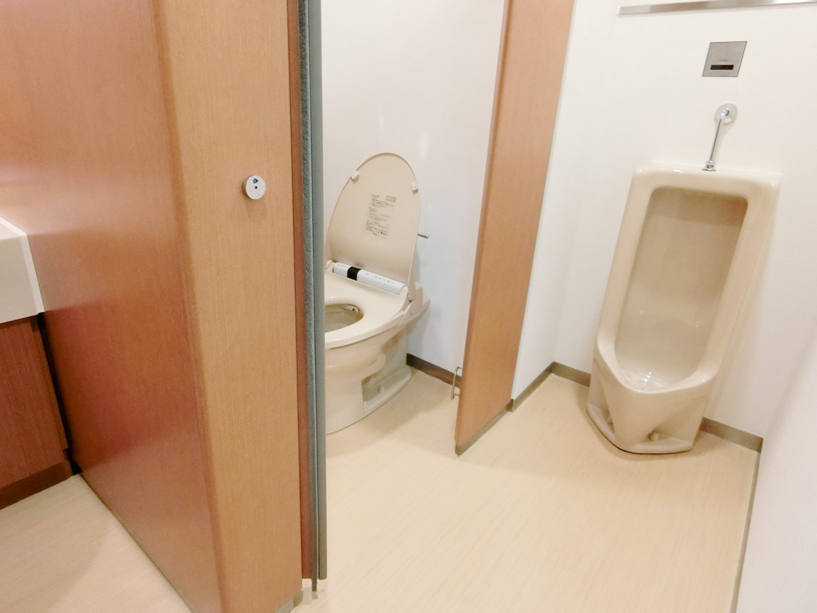 男性用トイレ