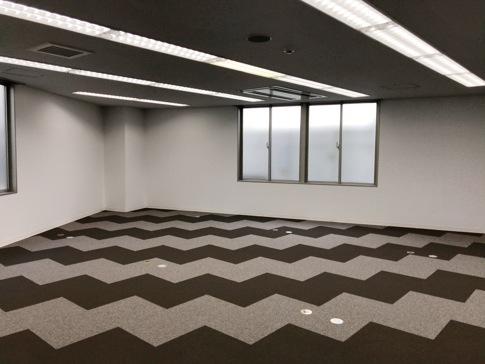 オフィス室内参考画像