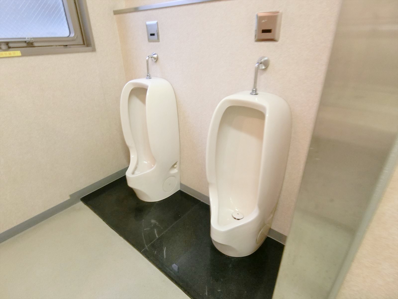 男性用トイレ
