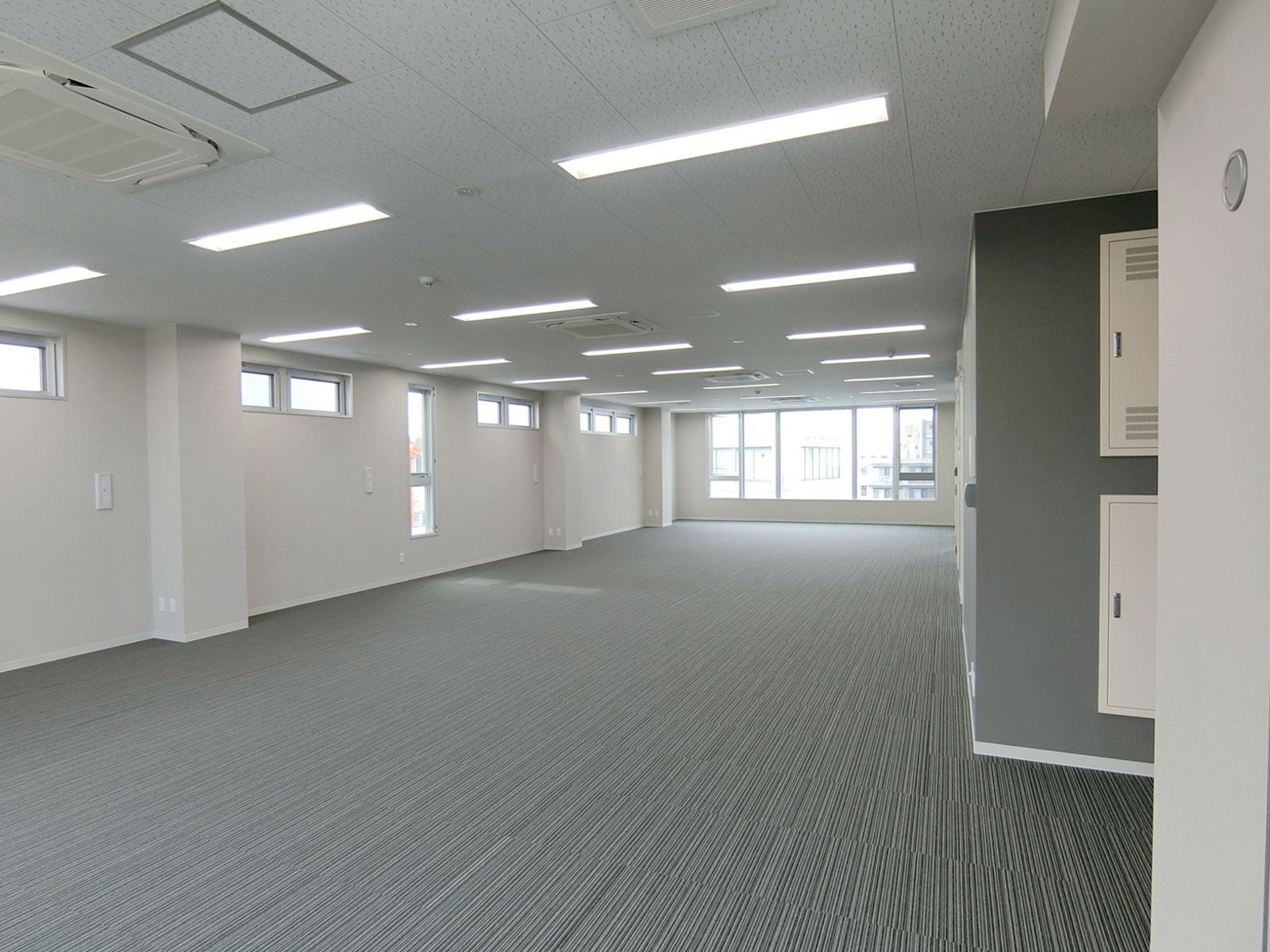 オフィス室内参考画像