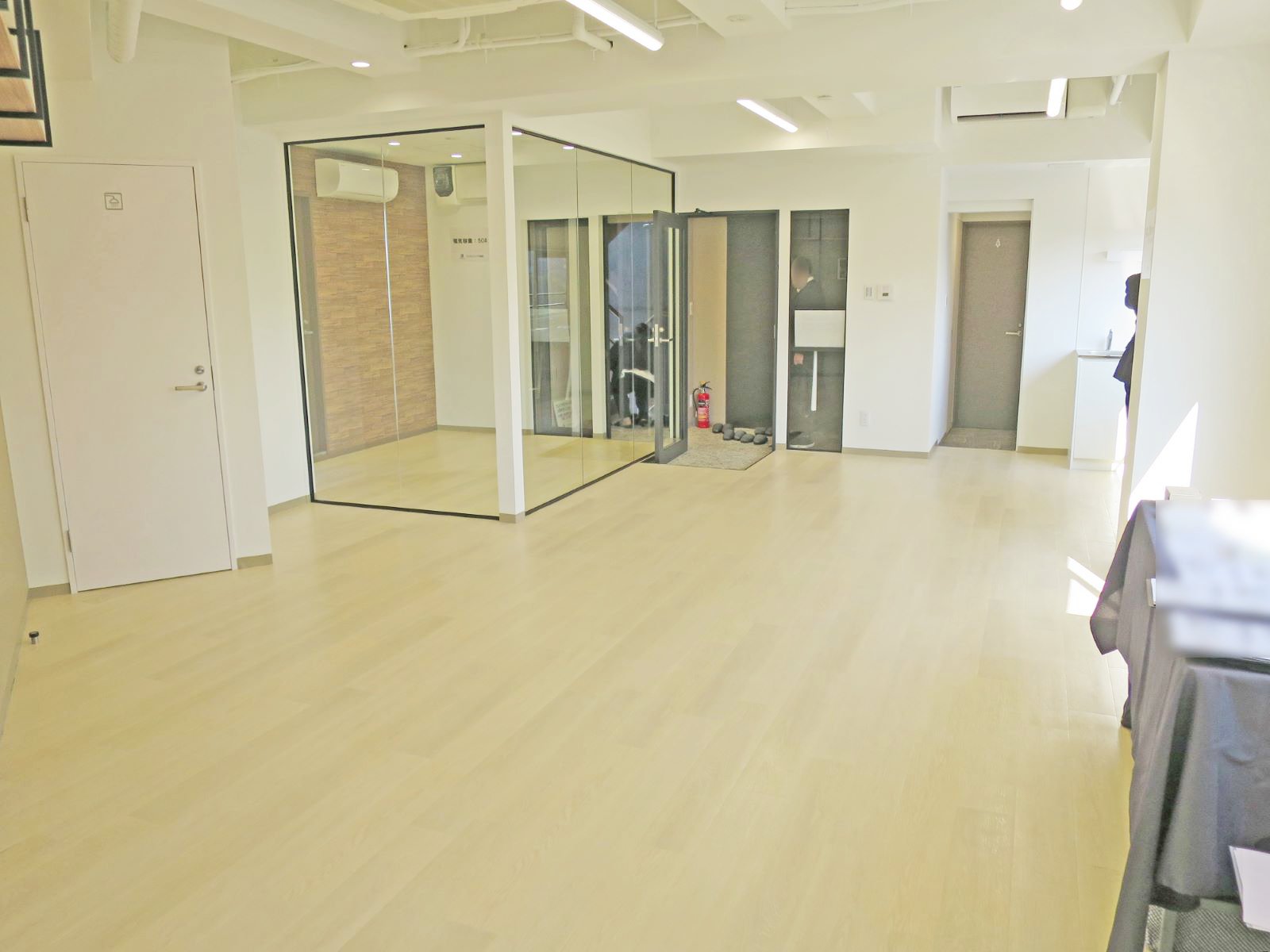 オフィス室内参考画像(9階・約17坪)