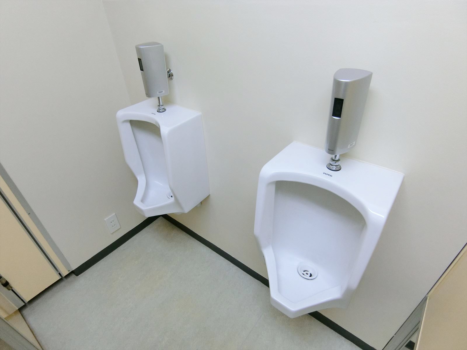 男性用トイレ