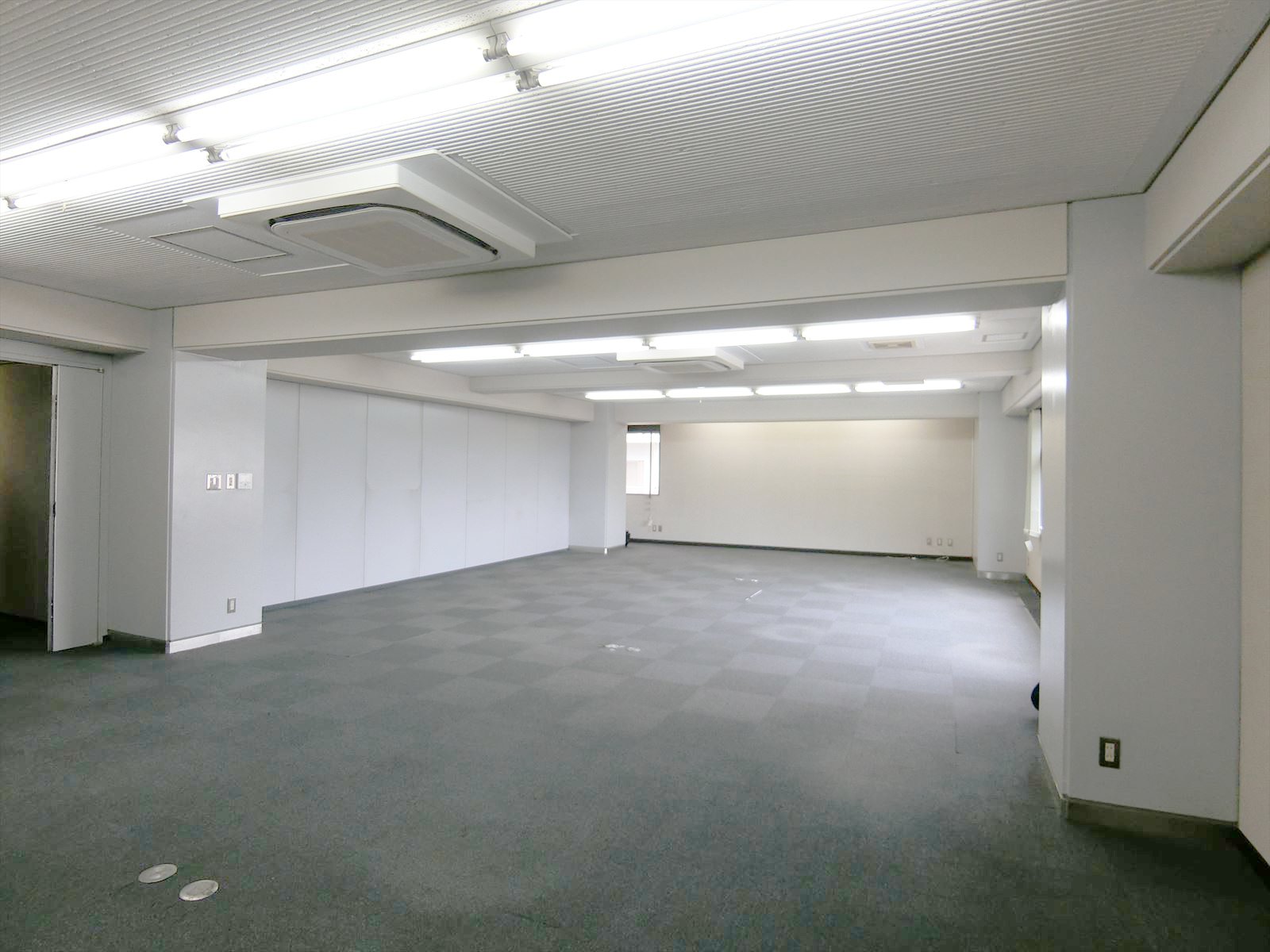 オフィス室内参考画像