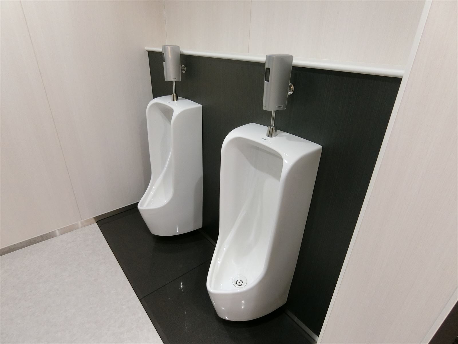 男性用トイレ