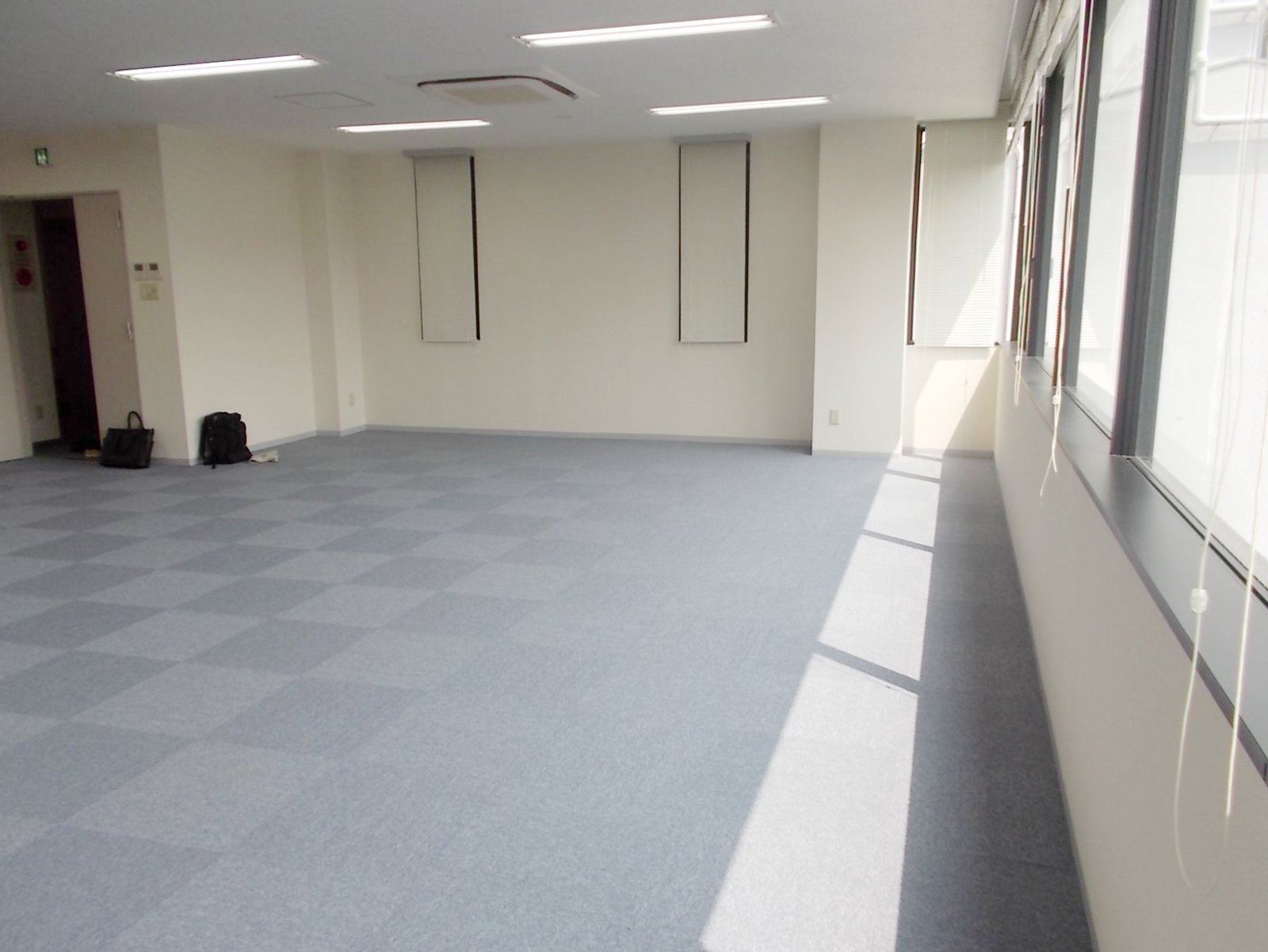 オフィス室内参考画像