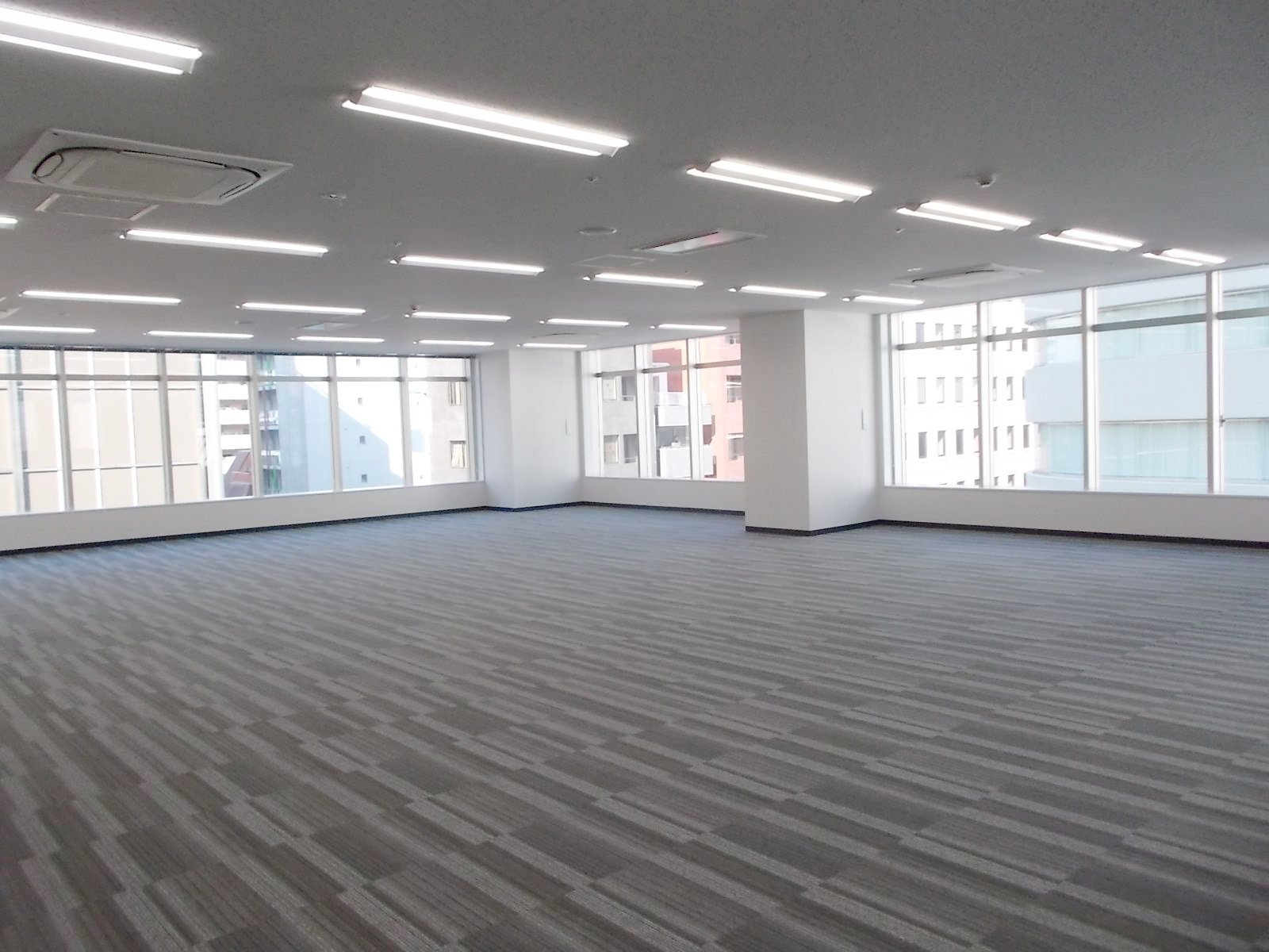 オフィス室内参考画像