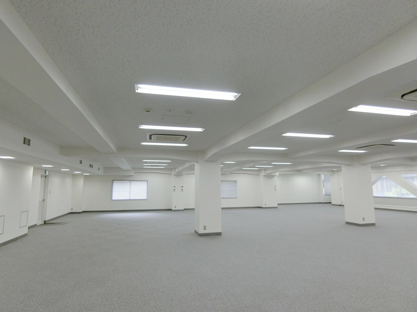 オフィス室内参考画像