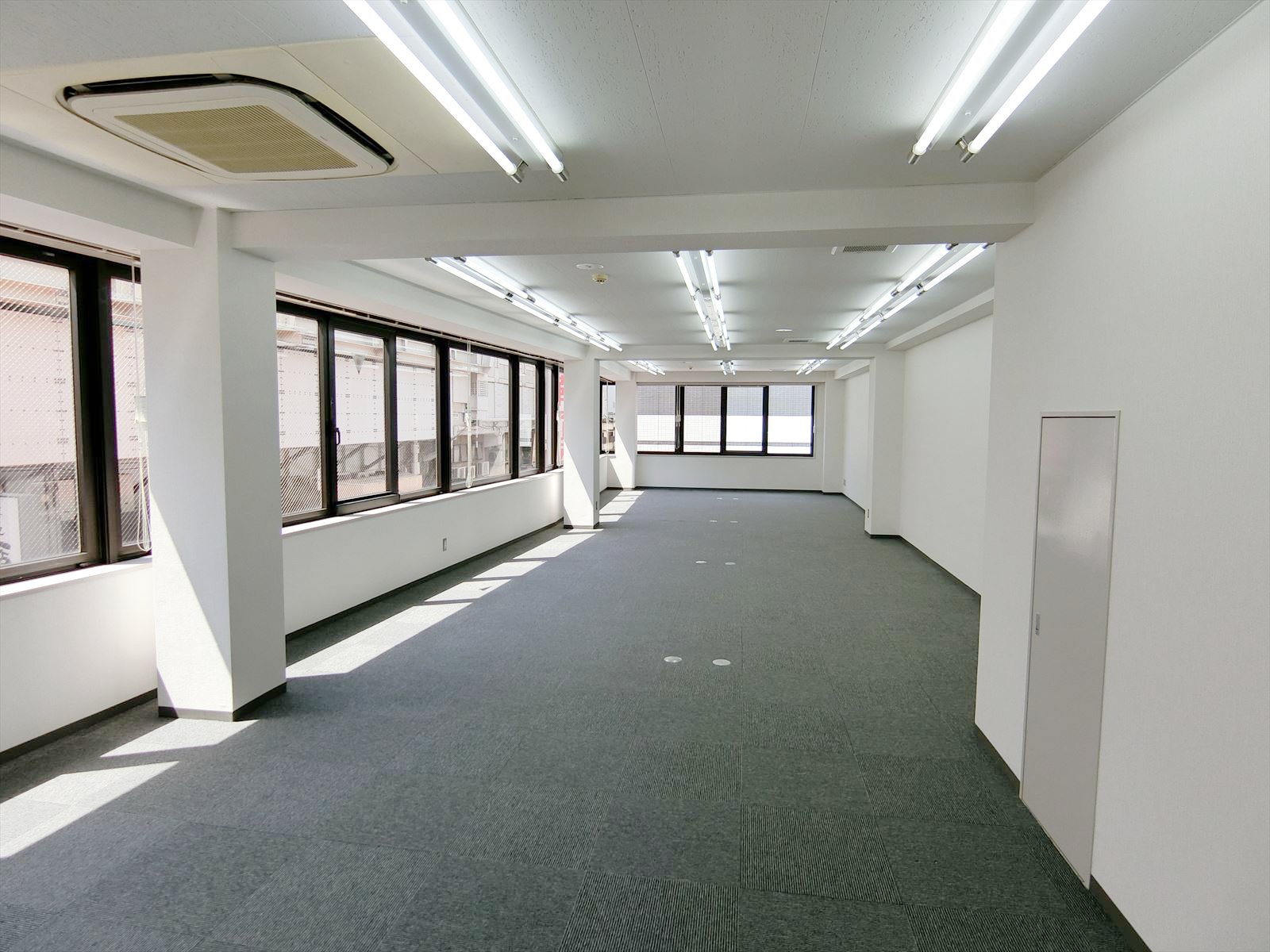 オフィス室内参考画像